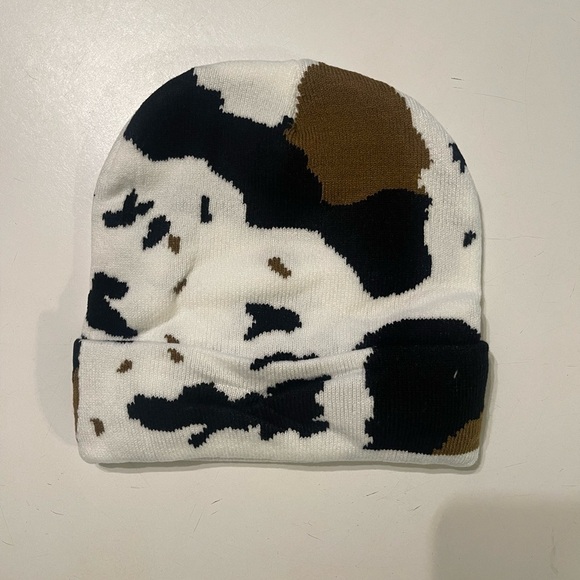 Unisex Cow Hide Print OS Knitted Beanie - Picture 3 of 4